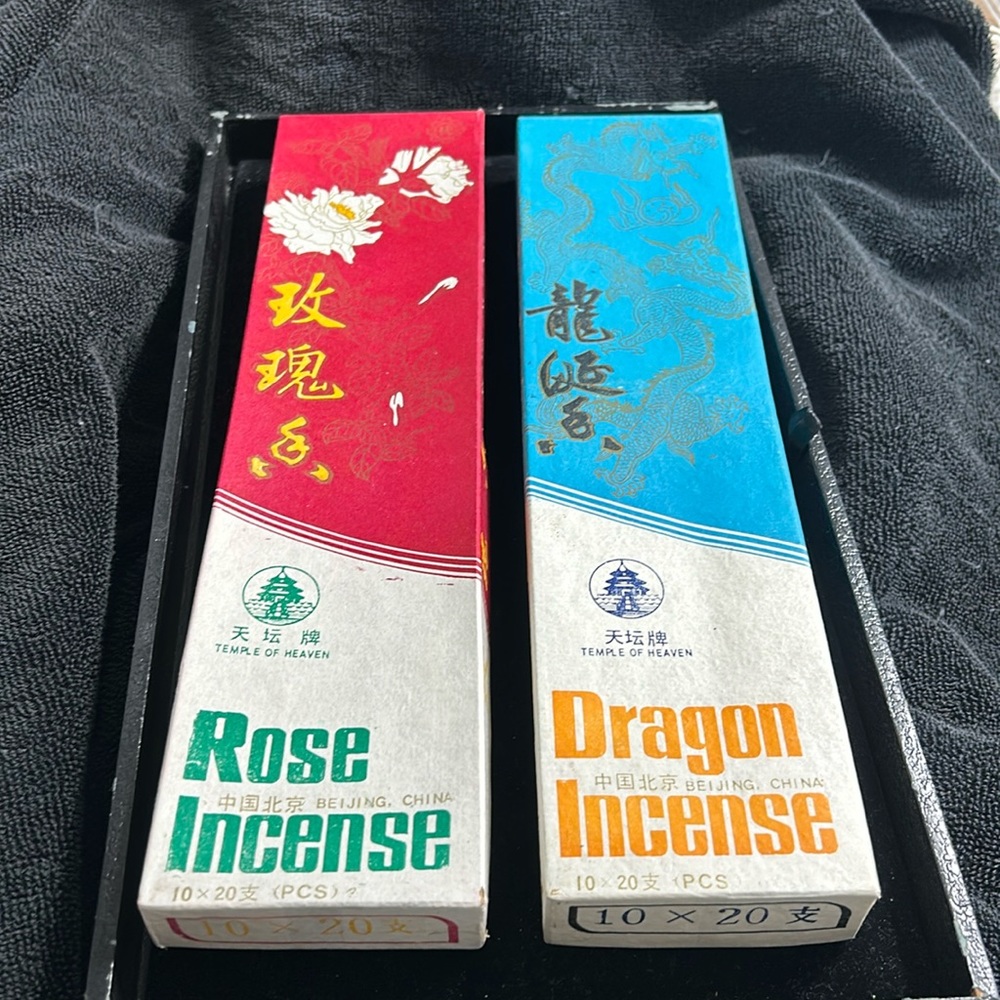 Chinese incense pair Dragon and Rose